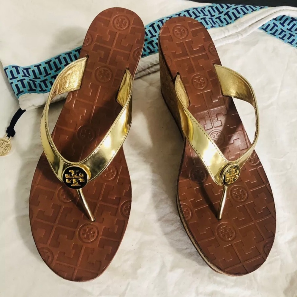 Tory Burch Gold Metallic Wedge Logo Sandals 10 M - Picture 2 of 8